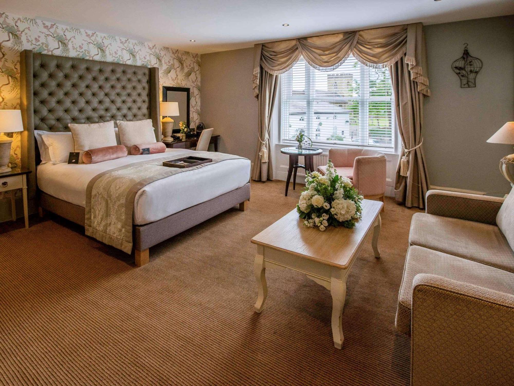 Worldhotels Distinctive Woughton House Hotel Милтон-Кейнс Экстерьер фото