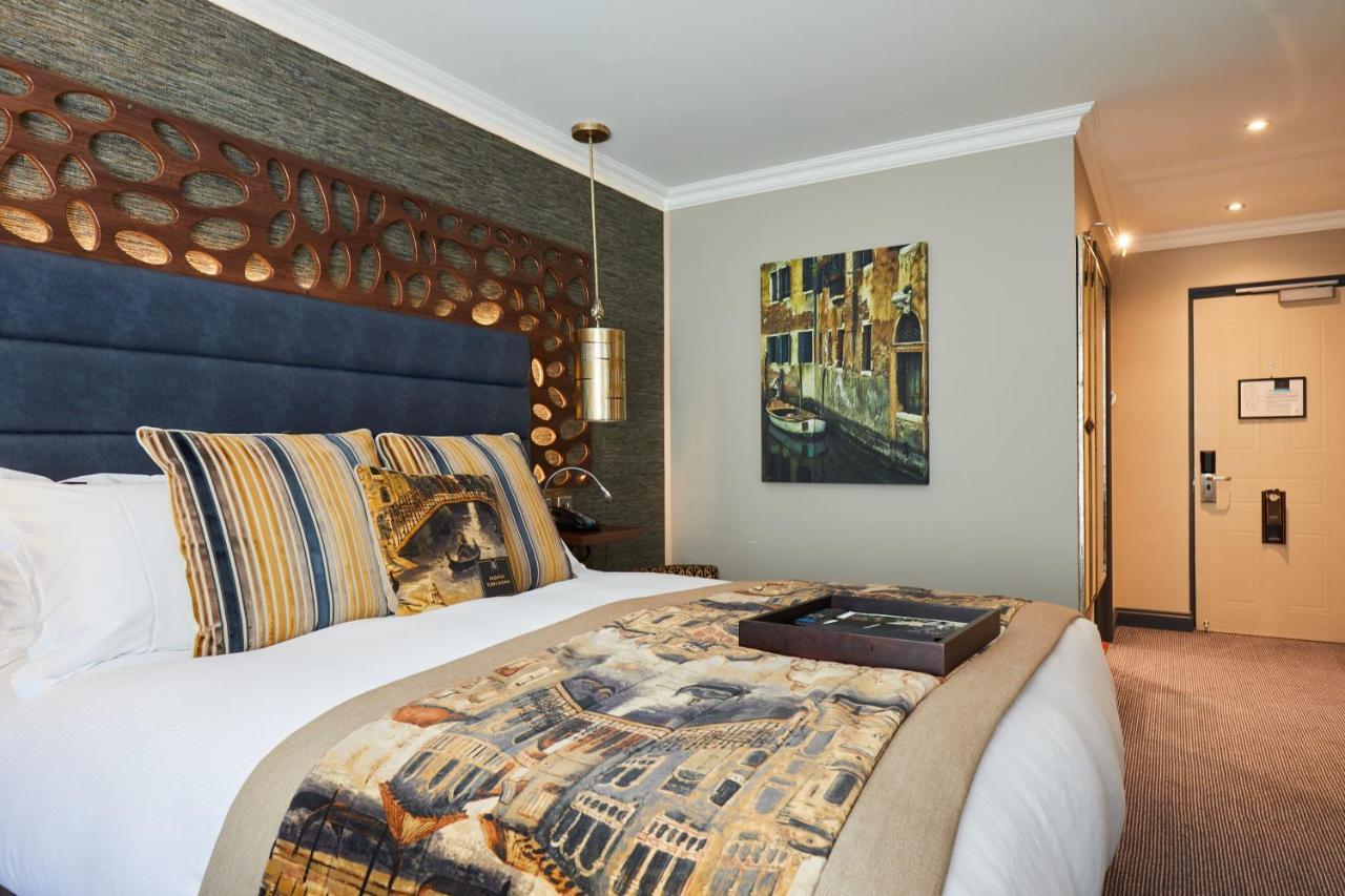 Worldhotels Distinctive Woughton House Hotel Милтон-Кейнс Экстерьер фото