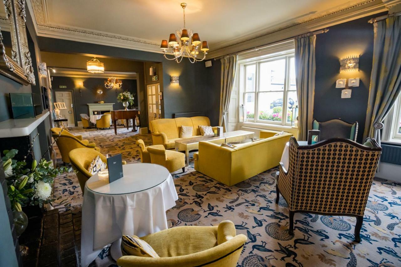 Worldhotels Distinctive Woughton House Hotel Милтон-Кейнс Экстерьер фото